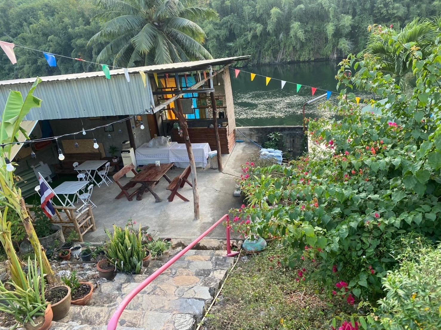 แพจิตรธาดาธารน้ำ Hotell Tha Kradan Eksteriør bilde